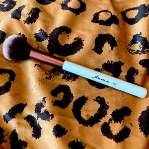 BRAND NEW‼️ Firma 102 Blush Brush
